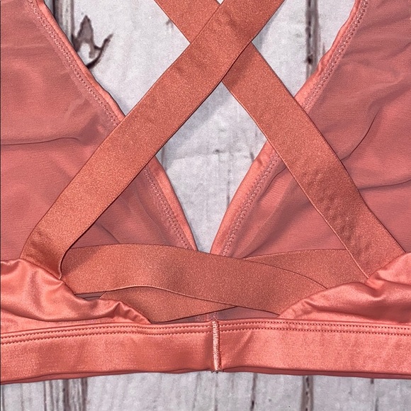 LIKE NEW Victoria’s Secret sports bra - Picture 3 of 5